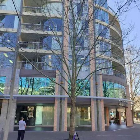 Dana-Cozy Studio With Shared Entry In The City Canberra Exterior photo